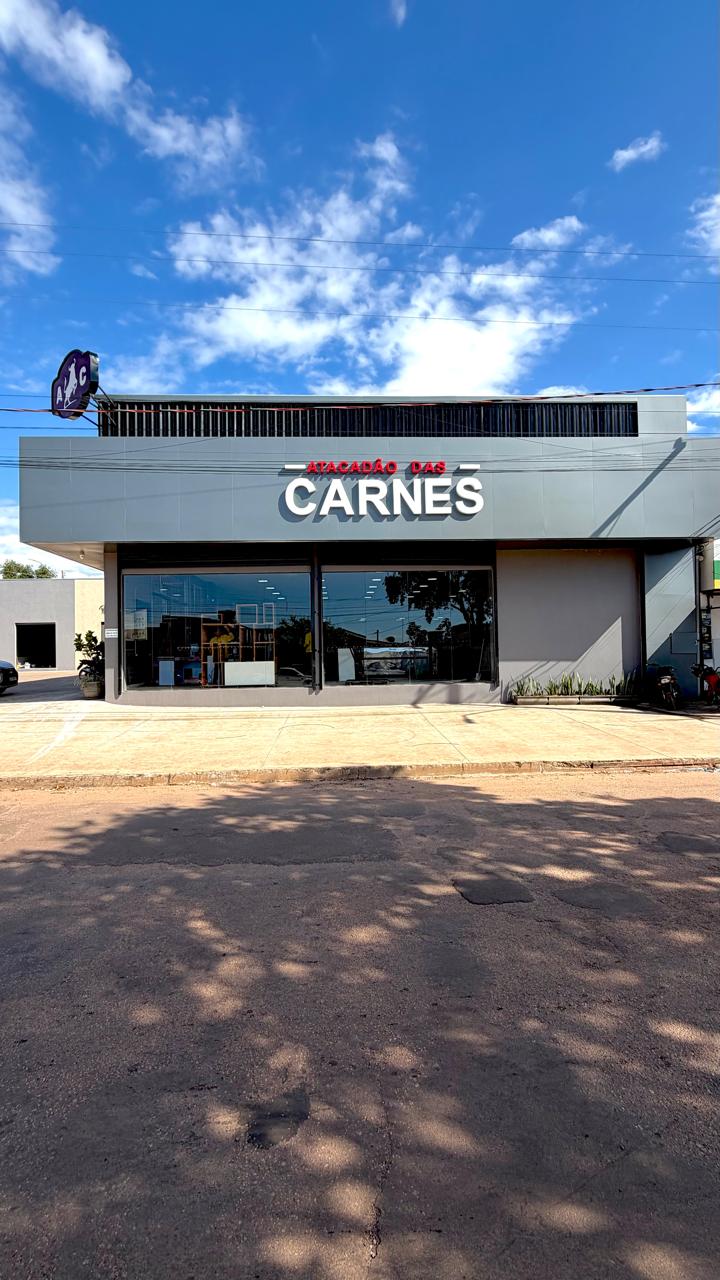 Fachada completa do Atacadão das Carnes